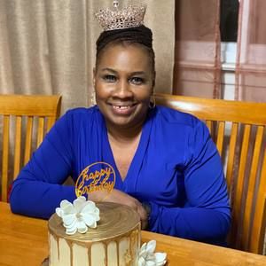 Meet your Posher, Adrienne